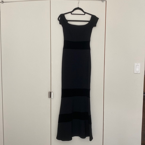 Avery g off the shoulder gown - Picture 2 of 3